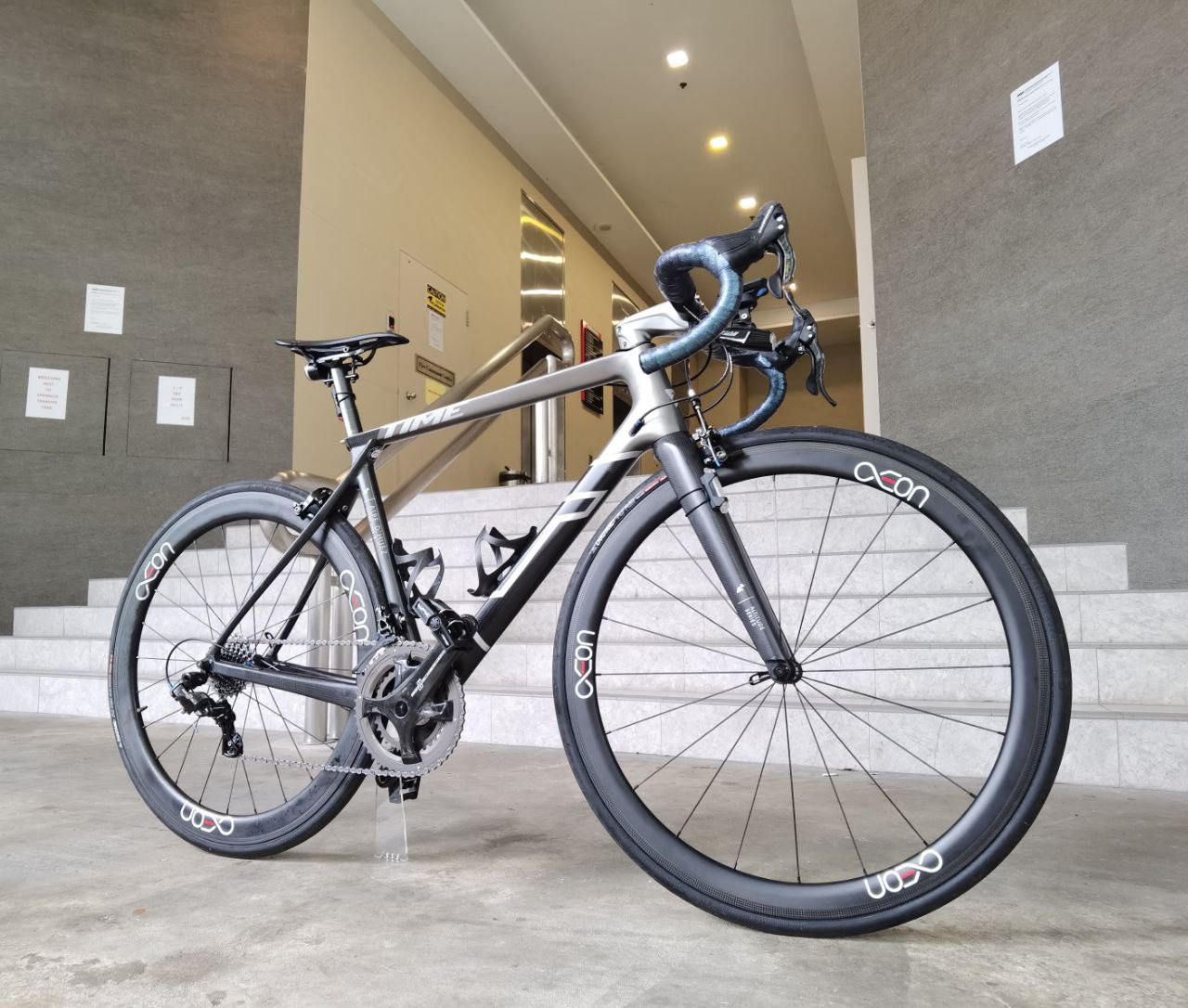 AEON Warp Speed Series 700C 38mm front 50mm rear Carbon Fiber 100/130mm Rim Brake - Image 2