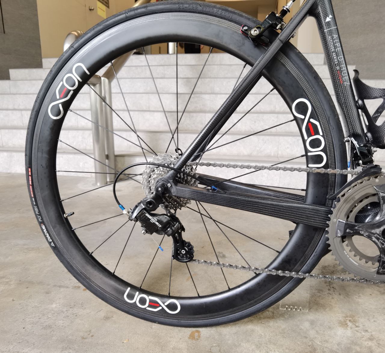 AEON Warp Speed Series 700C 38mm front 50mm rear Carbon Fiber 100/130mm Rim Brake - Image 4